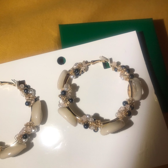 2/18$ H&M gorgeous earrings handmade🌻 - Picture 5 of 16